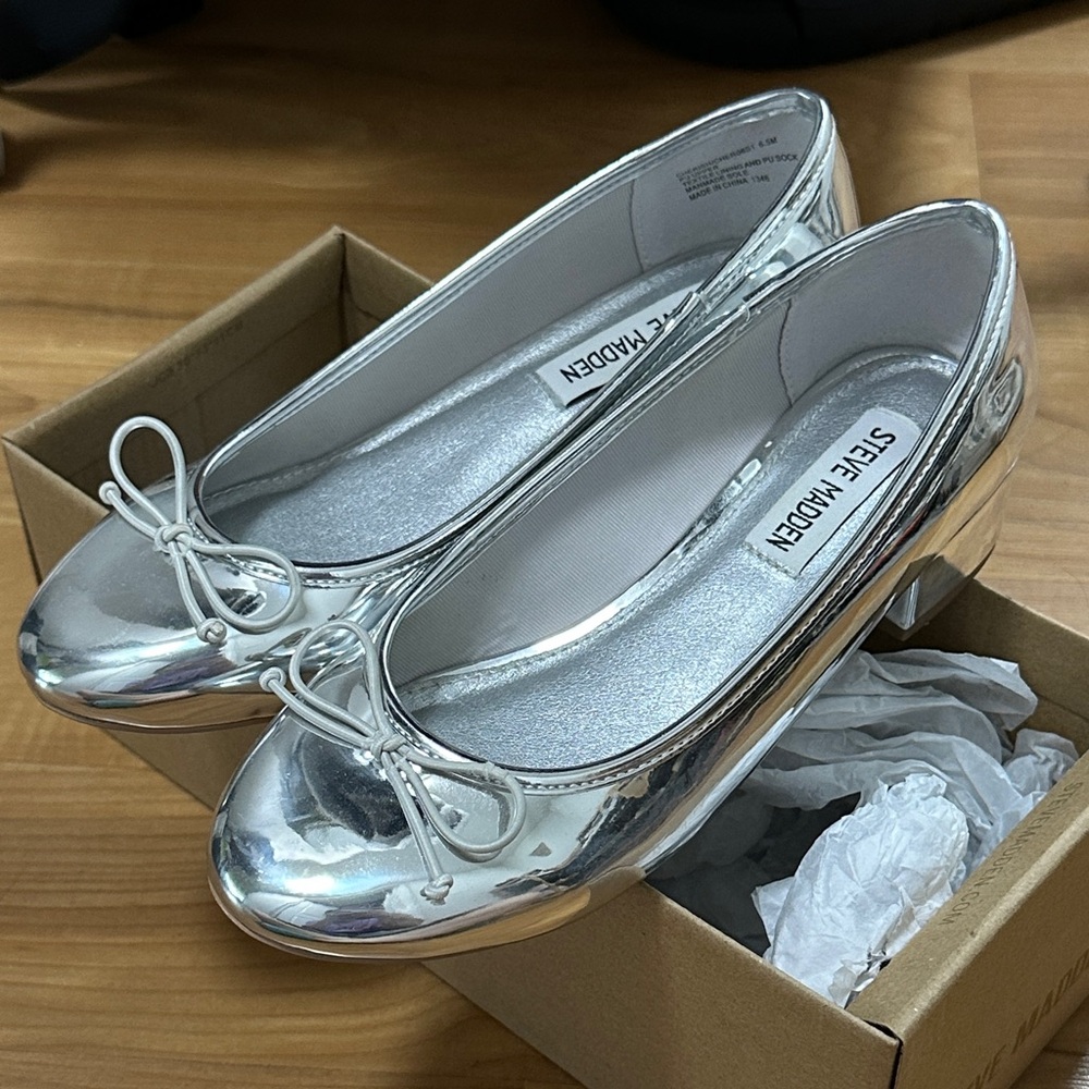 Steve Madden Metallic Silver Loafers